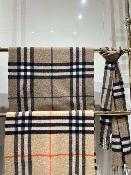 猜猜这一条围巾多少钱<br>品牌：巴布瑞